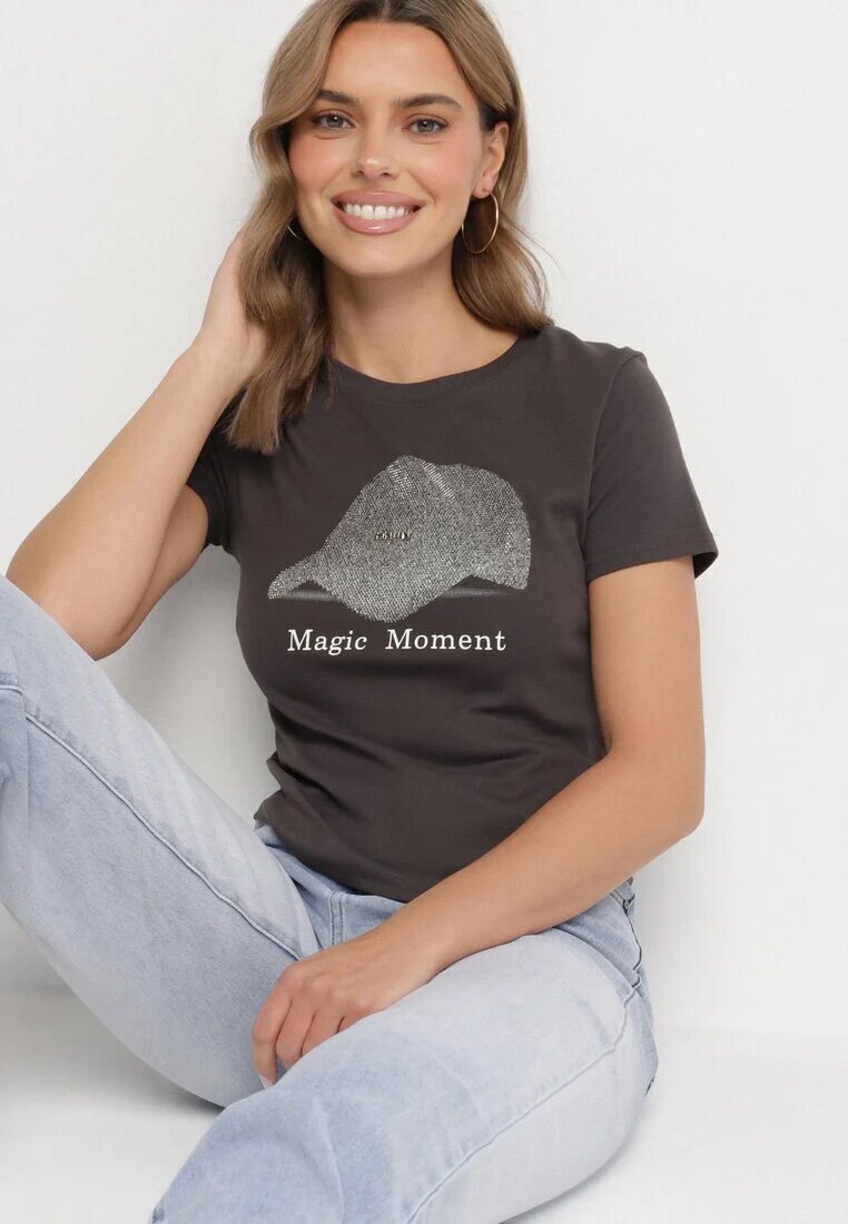 emt Tricou Gri închis din bumbac cu imprimeu de șapcă și cu zirconii
