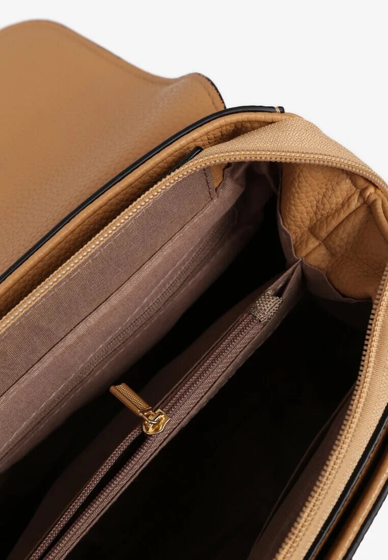 fashion&bags Geantă tip poștaș Bej închis cu Mâner și Aplicație Decorativă Alamira