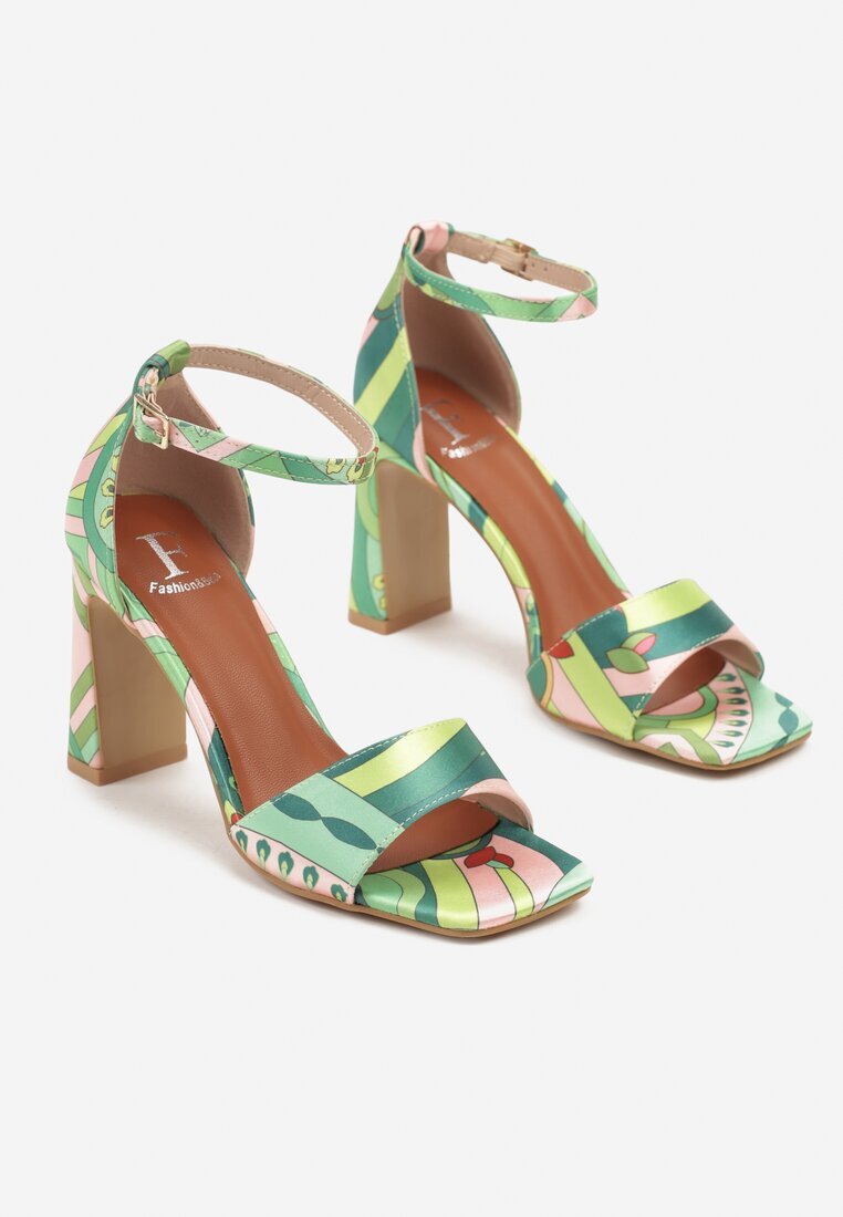 fashion belle Sandale verzi cu toc gros decorate cu model abstract Gavineas