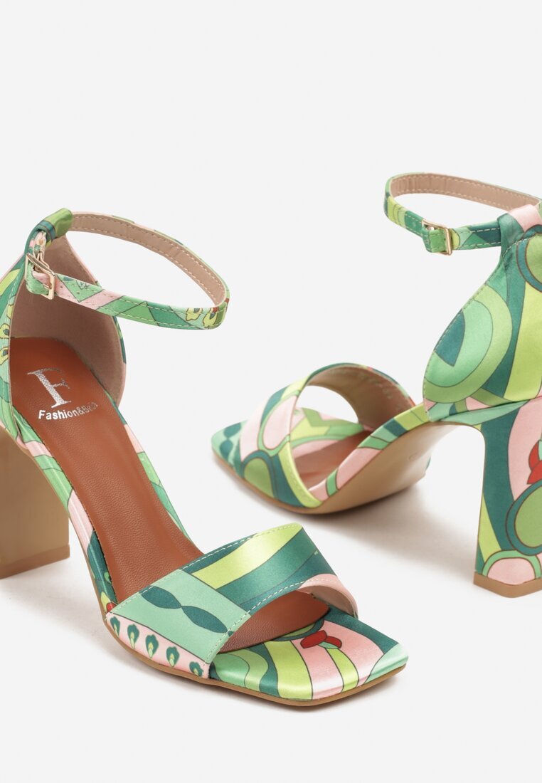 fashion belle Sandale verzi cu toc gros decorate cu model abstract Gavineas