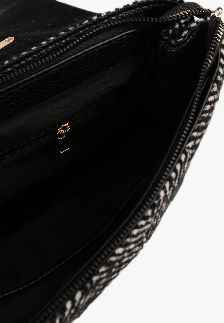  Geantă crossbody Neagră cu model în spic cu clapă decorativă și curea suplimentară Jackilina