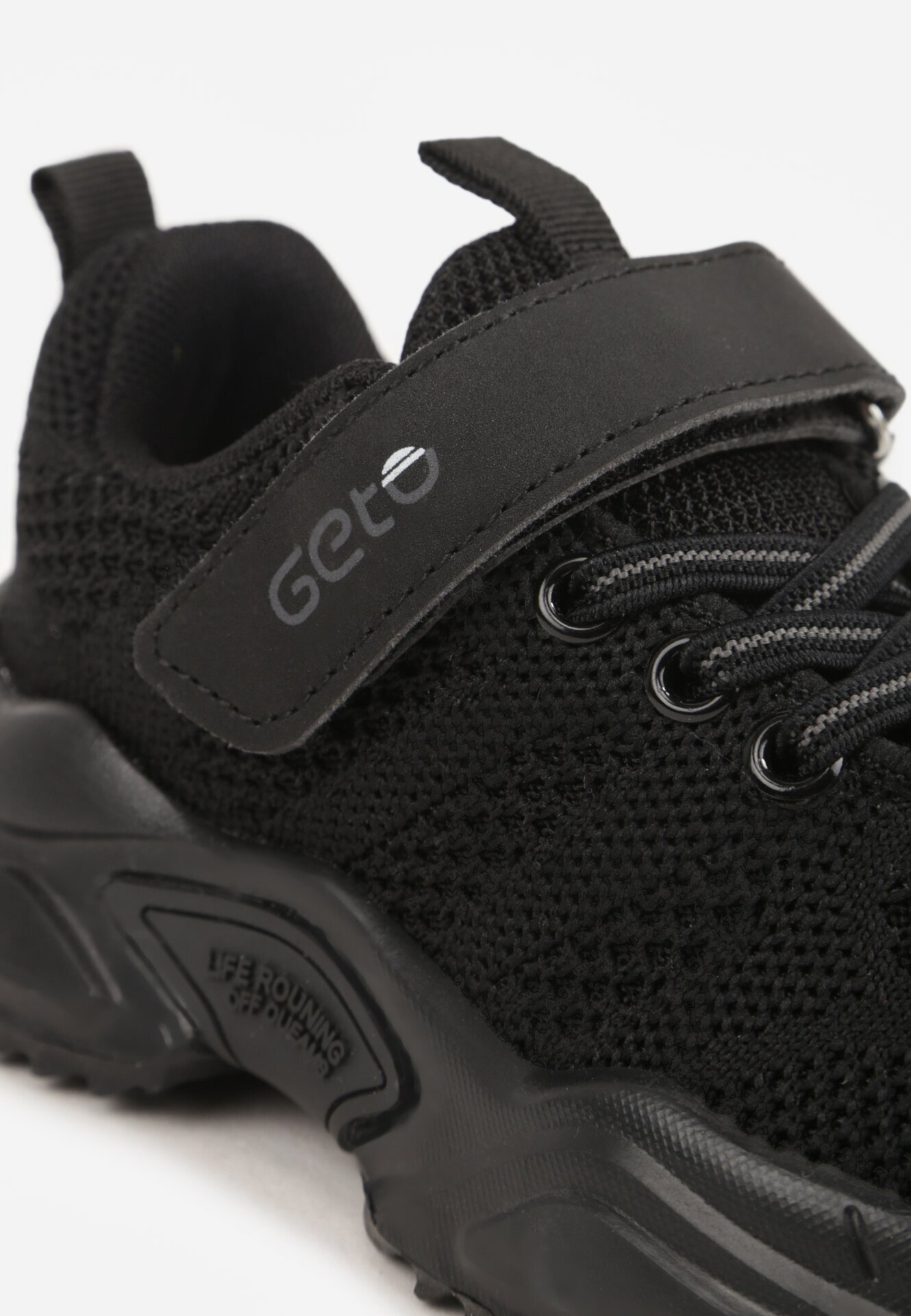 gelteo Pantofi Sport Negri Sneakers cu Brant din Piele și Model Geometic Dephiera