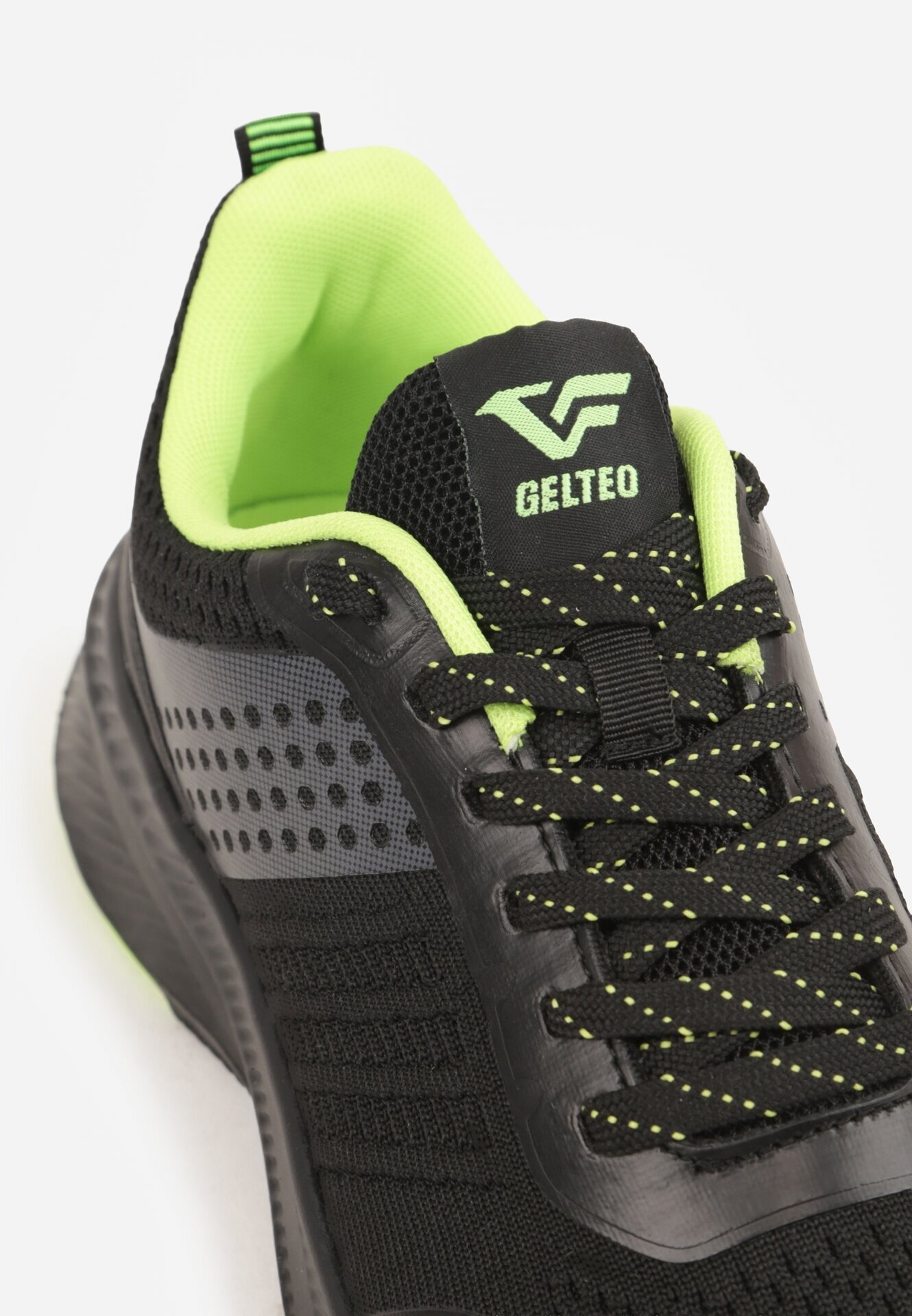 gelteo Pantofi Sport Negru-Verde Sneakers cu model în relief Ashavera