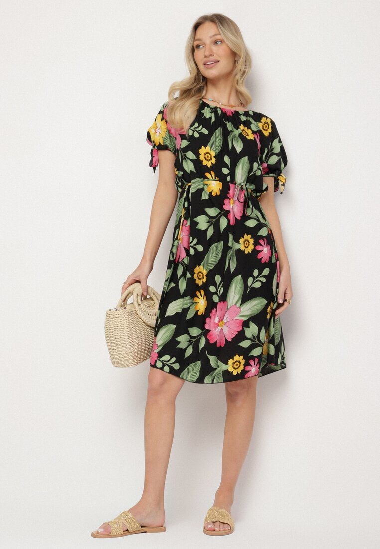 generation Rochie neagră de bumbac cu imprimeu floral cu șnur în talie și la mâneci Tosmira
