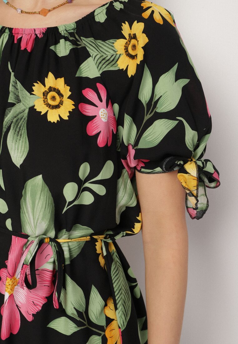 generation Rochie neagră de bumbac cu imprimeu floral cu șnur în talie și la mâneci Tosmira