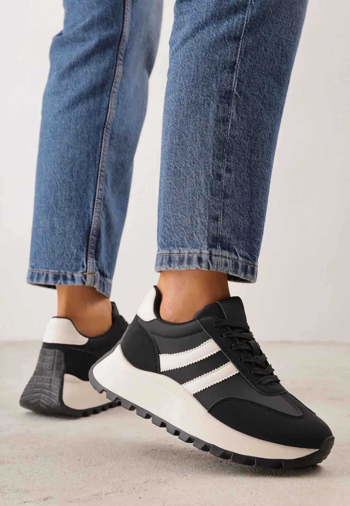 givana Sneakers groase cu talpă groasă și barete decorative Diki Negri