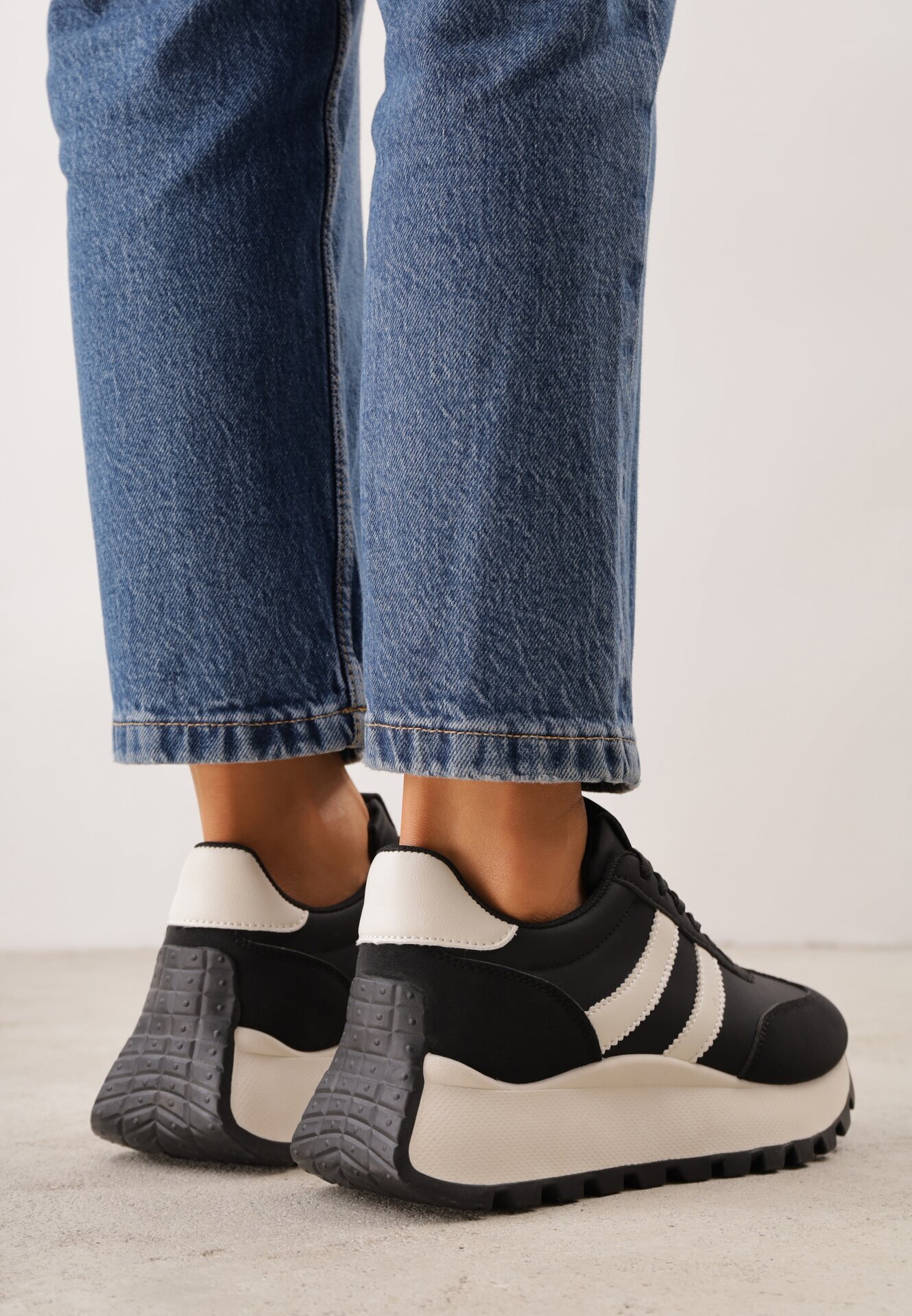 givana Sneakers groase cu talpă groasă și barete decorative Diki Negri