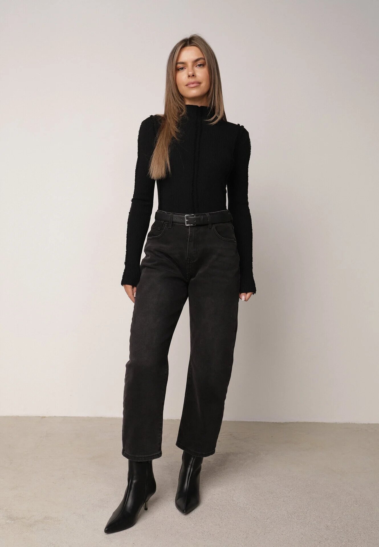 glo-story Asortat cu guler înalt din tricot ribat cu cusături decorative Moonia Negru