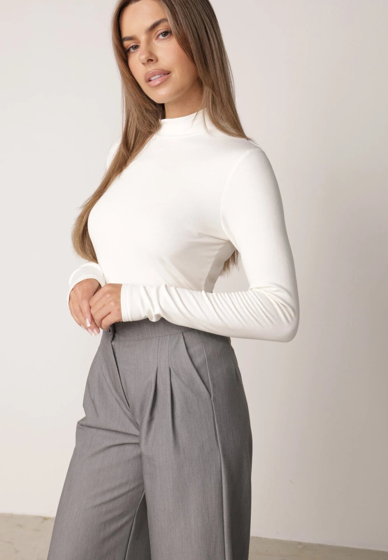 glo-story Bluză tip cu guler înalt din tricot elastic Munita Albă