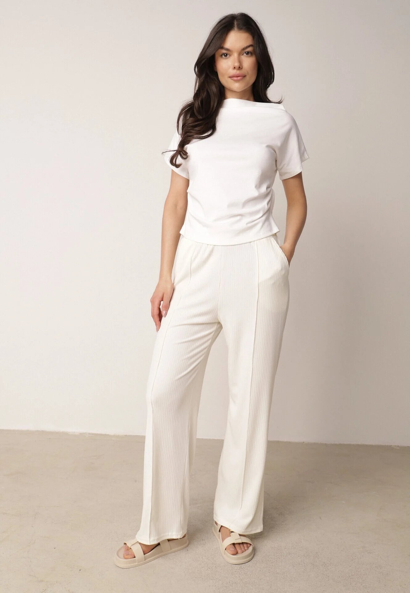 glo-story Pantaloni Bej