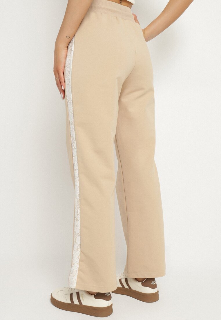 glo-story Pantaloni de trening Bej cu bumbac și talie înaltă decorați cu dantelă Evarose