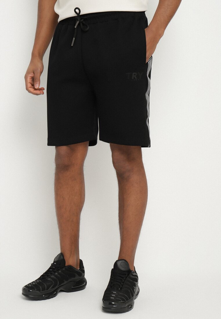 glo-story Pantaloni scurți Negri de Trening cu elastic în talie și ornamente laterale Mepassa