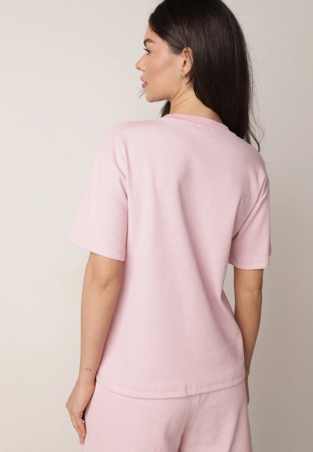 glo-story T-shirt Roz