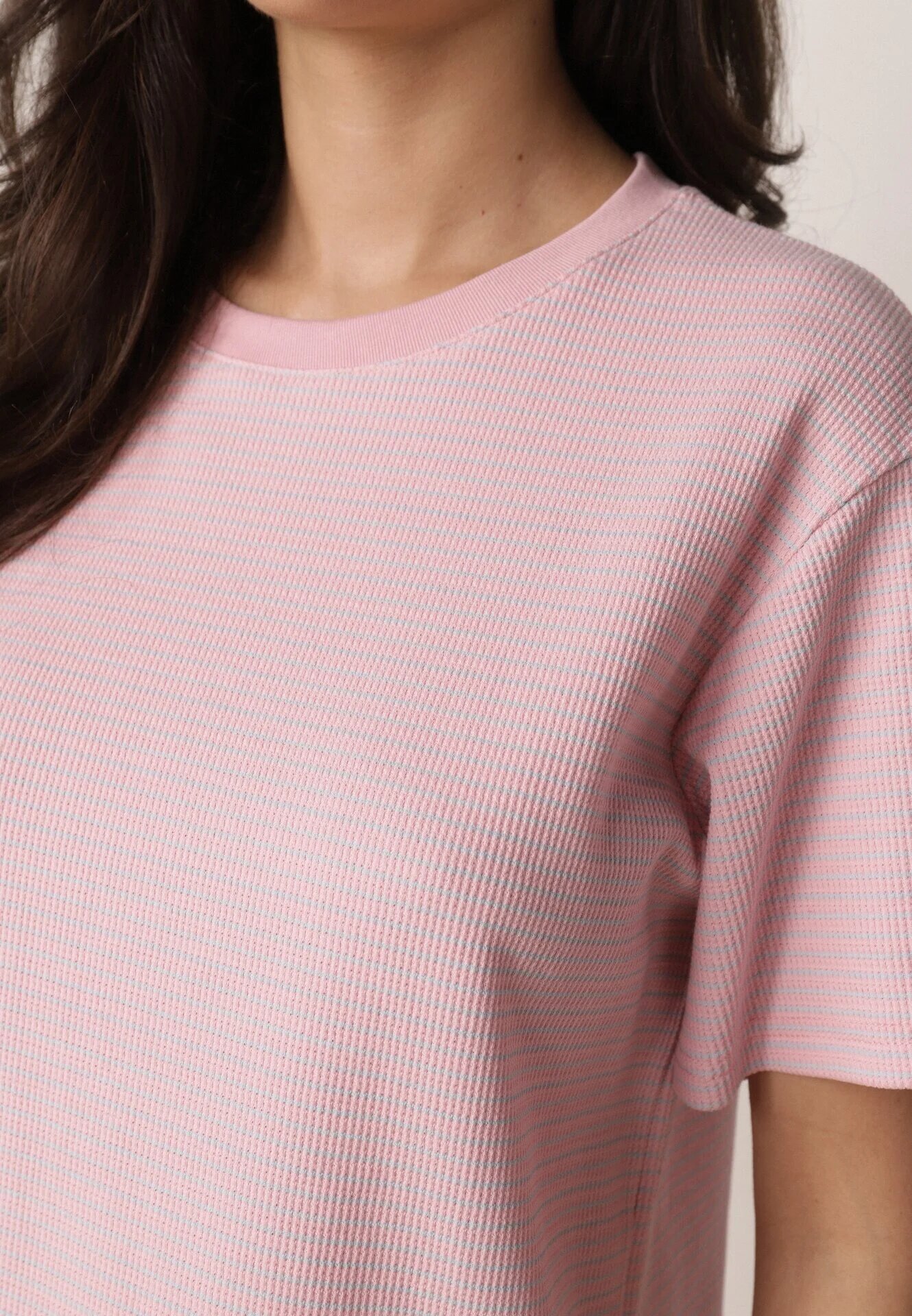 glo-story T-shirt Roz
