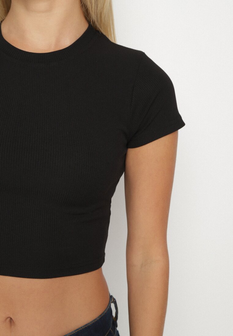 glo-story Tricou negru din material reiat cu croială scurtă Telunna