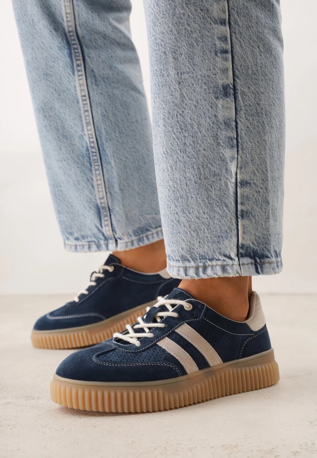 goodin Adidași bleumarin din piele întoarsă pe talpă de cauciuc reliefată cu curele Taralia