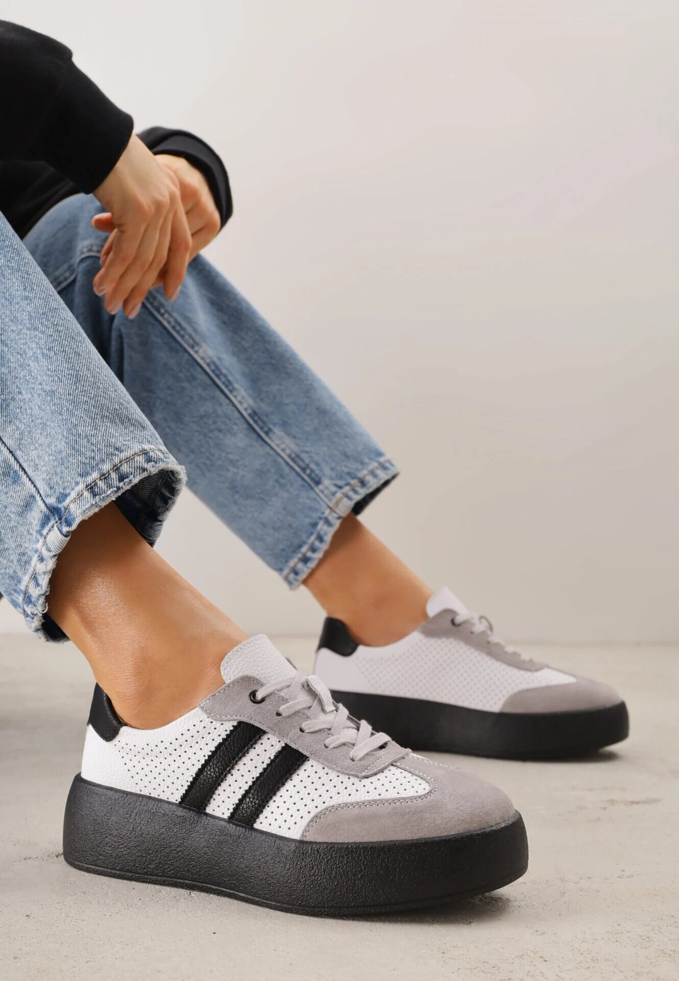 goodin Sneakers Alb-Gri Din Piele cu Talpă Groasă Decorate cu Benzi și Perforații Wiefia