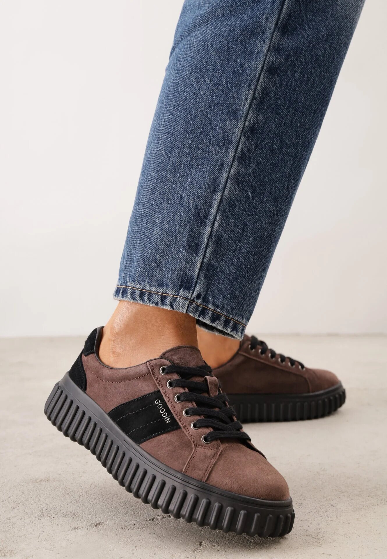 goodin Sneakers din piele de căprioară naturală cu talpă groasă texturată și inscripția Alvid Maro