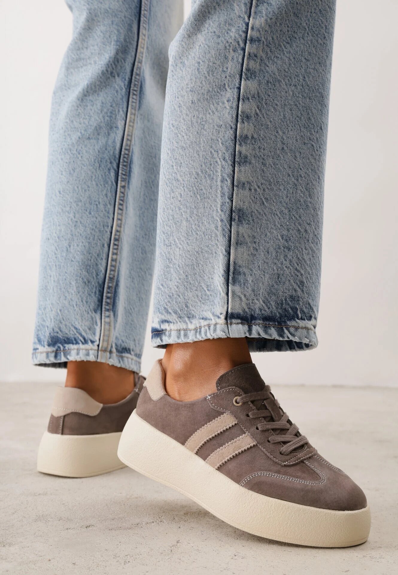 goodin Sneakers din piele întoarsă în stilul tenisurilor iconice pe platformă Reveka Maro