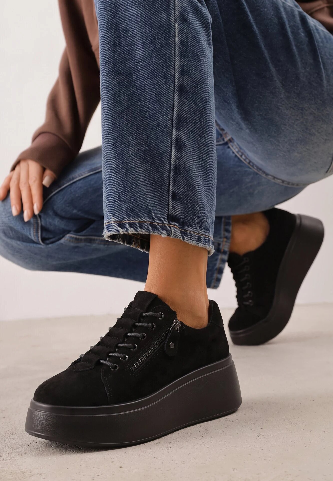 goodin Sneakers din piele întoarsă pe talpă groasă decorate cu fermoar Belko Negri