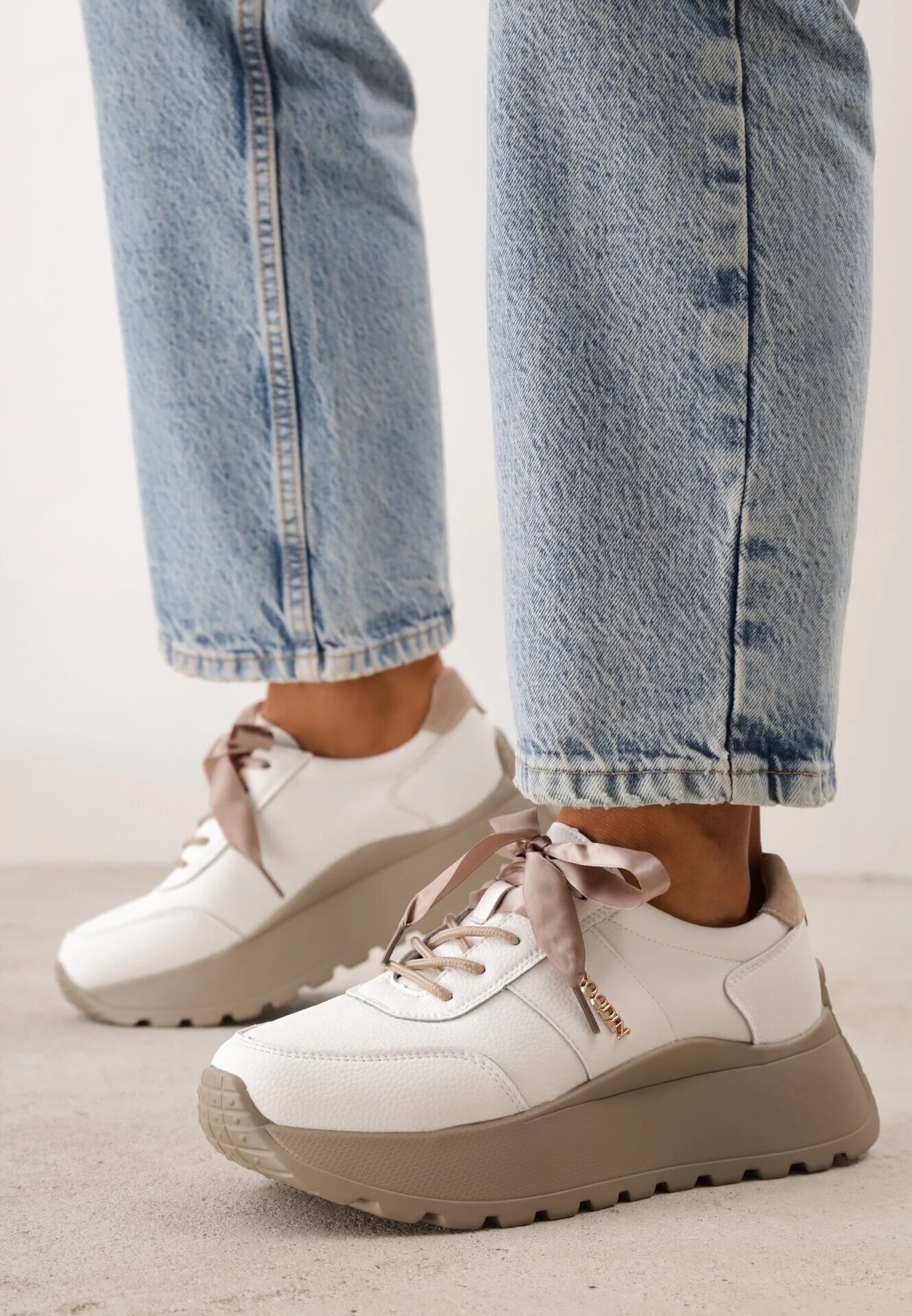 goodin Sneakers din piele pe platformă cu șireturi și panglici Giulitta Albi