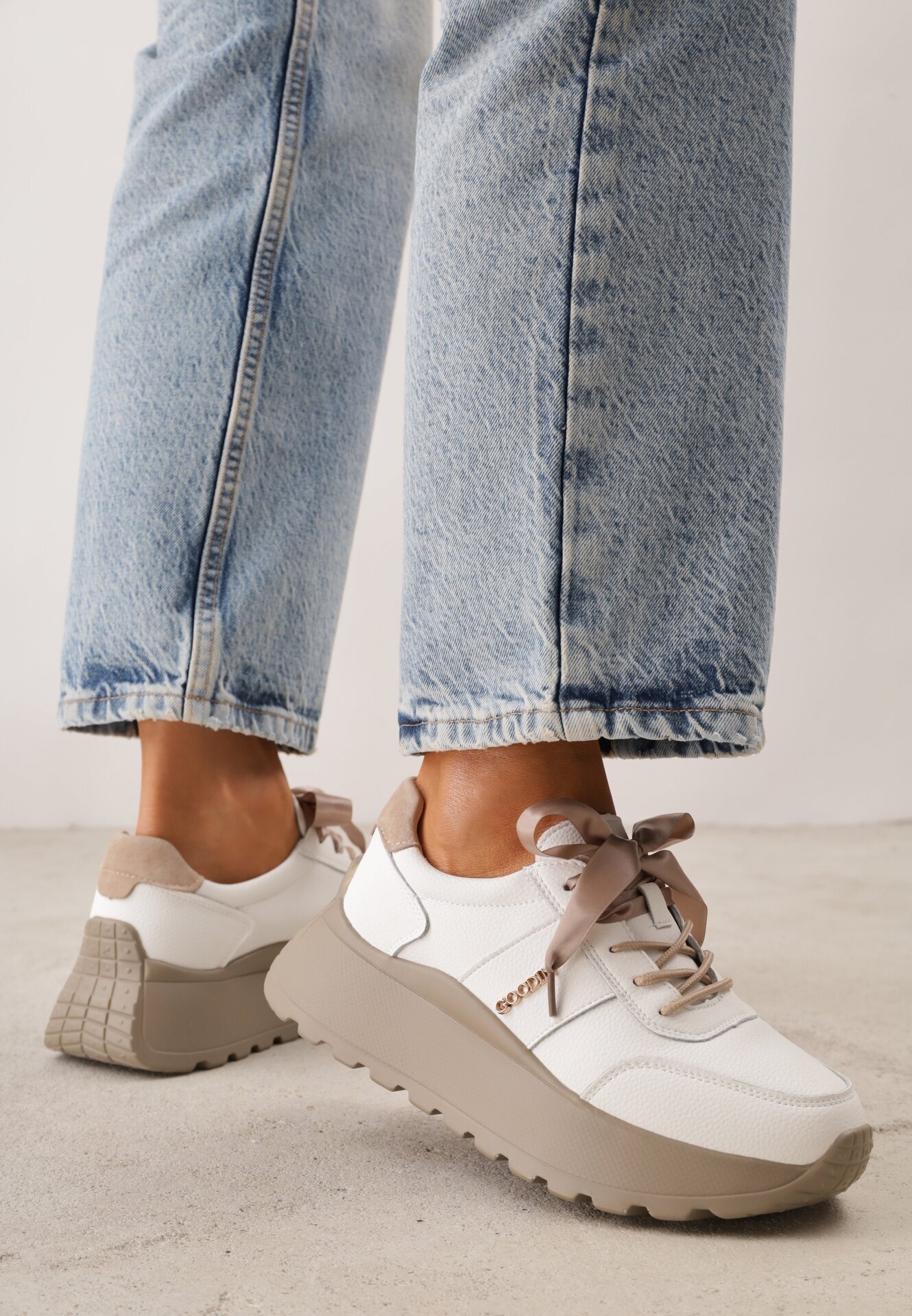 goodin Sneakers din piele pe platformă cu șireturi și panglici Giulitta Albi