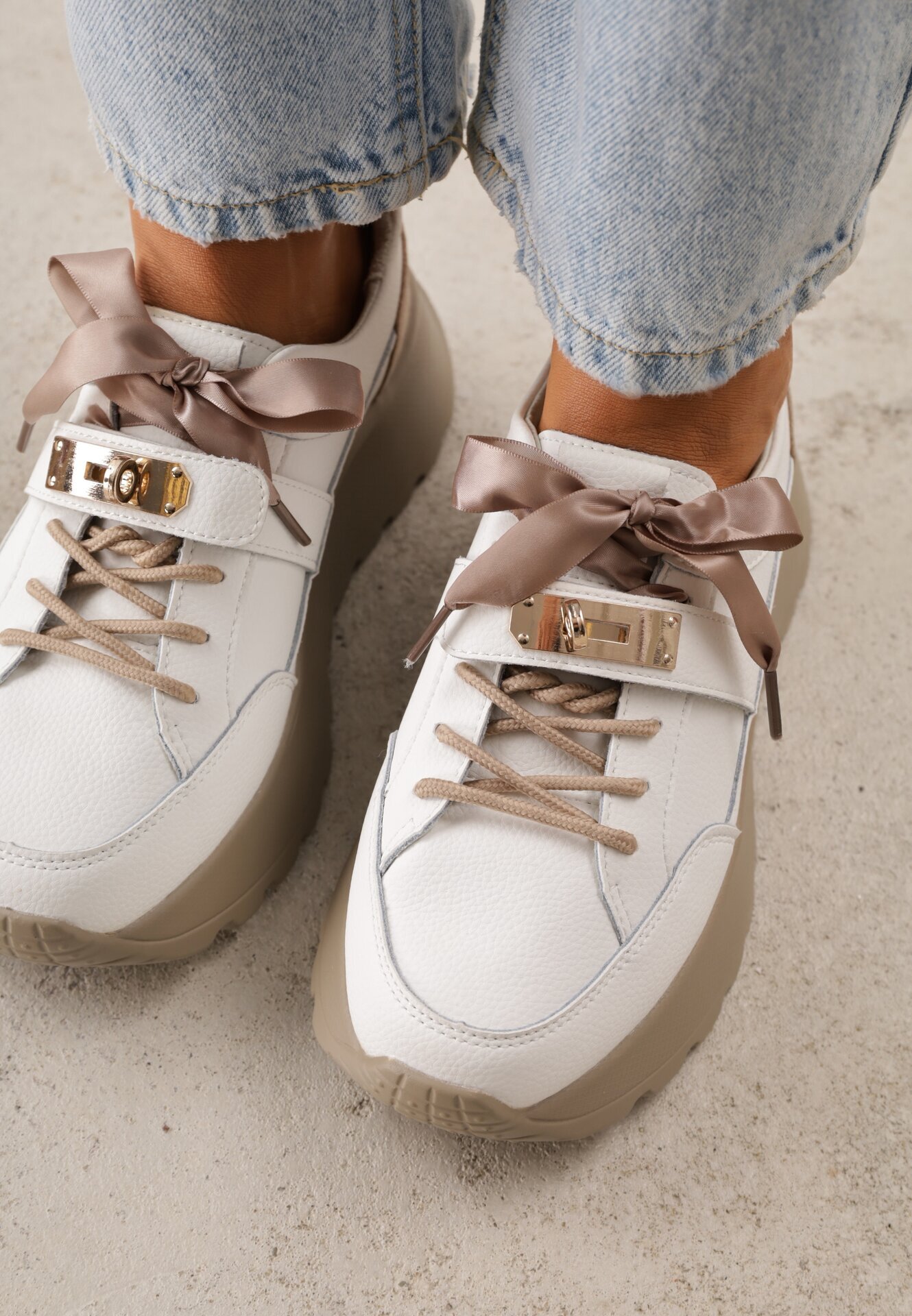 goodin Sneakers din piele pe platformă decorate cu fundiță și detaliu metalic Denyla Albi