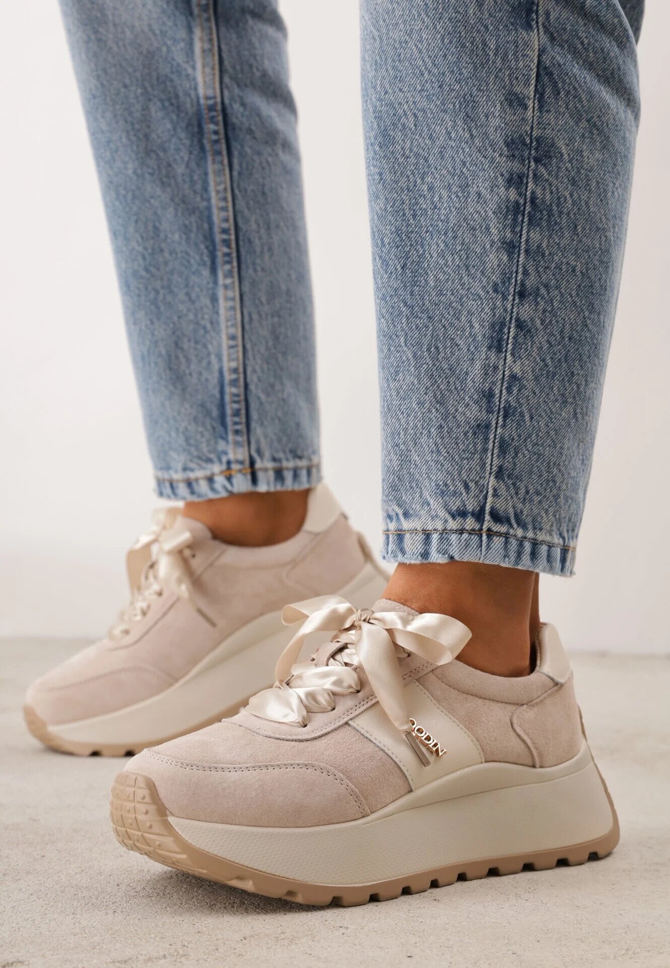 goodin Sneakers groase cu talpă groasă din piele întoarsă naturală și branț din piele Kanle Bej