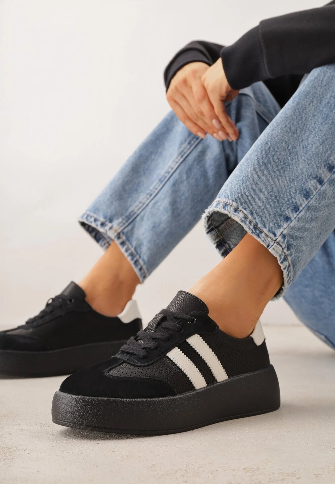 goodin Sneakers negri din piele pe talpă groasă decorați cu curele și perforații Wiefia