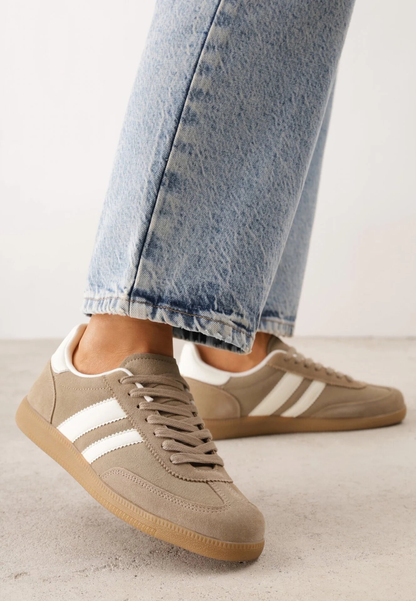 gowin Sneakers din piele în stilul tenisilor iconici Aragonna Bej închis