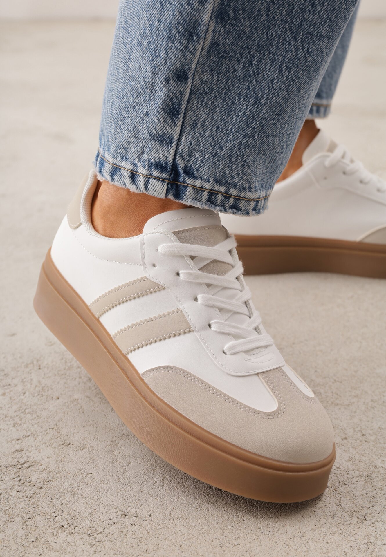 ideal Adidași Bej-Alb în stil teniși cu model geometric Avelresil