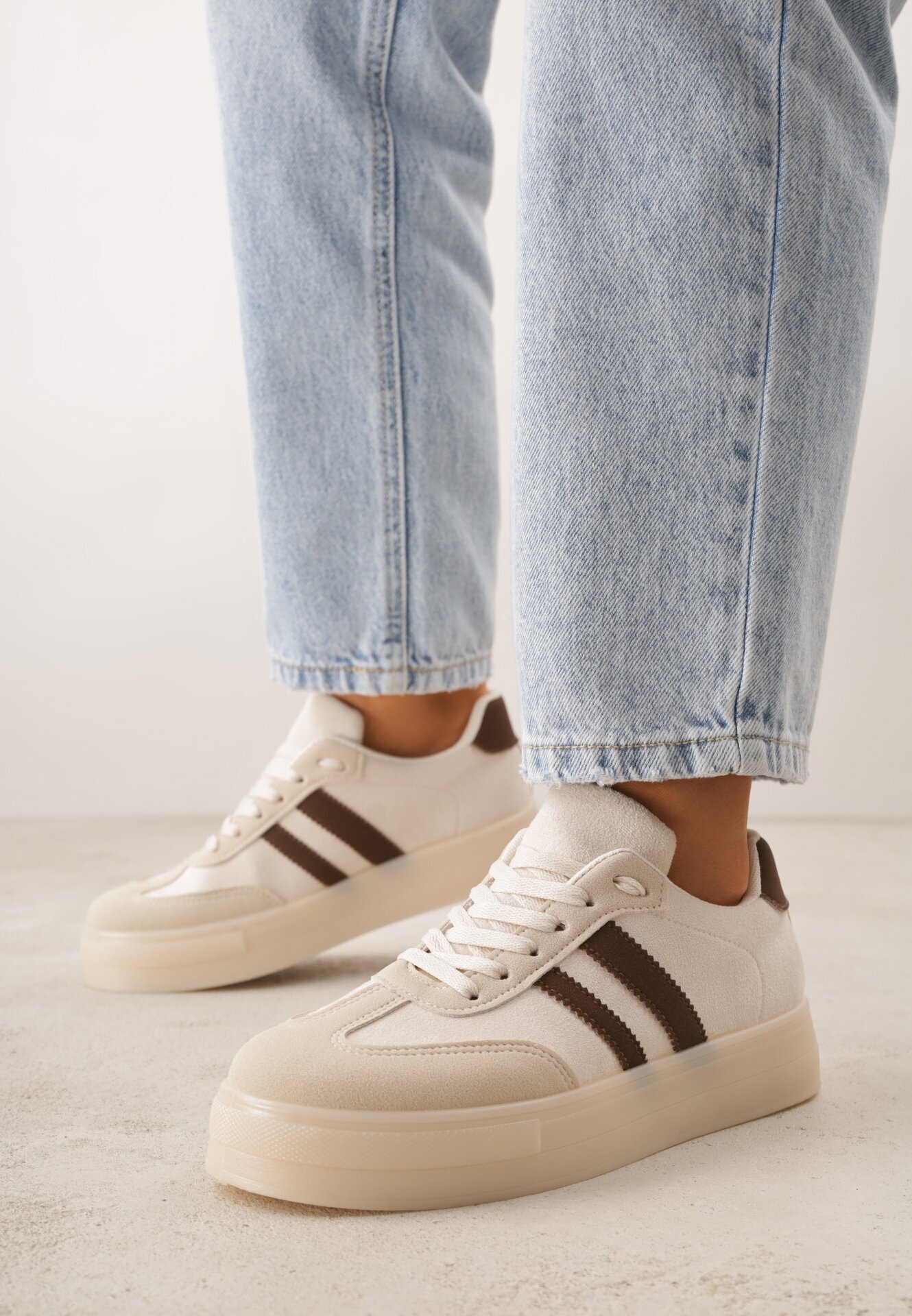 ideal Adidași Bej pe talpă groasă de cauciuc cu benzi pe laterale Ninlili