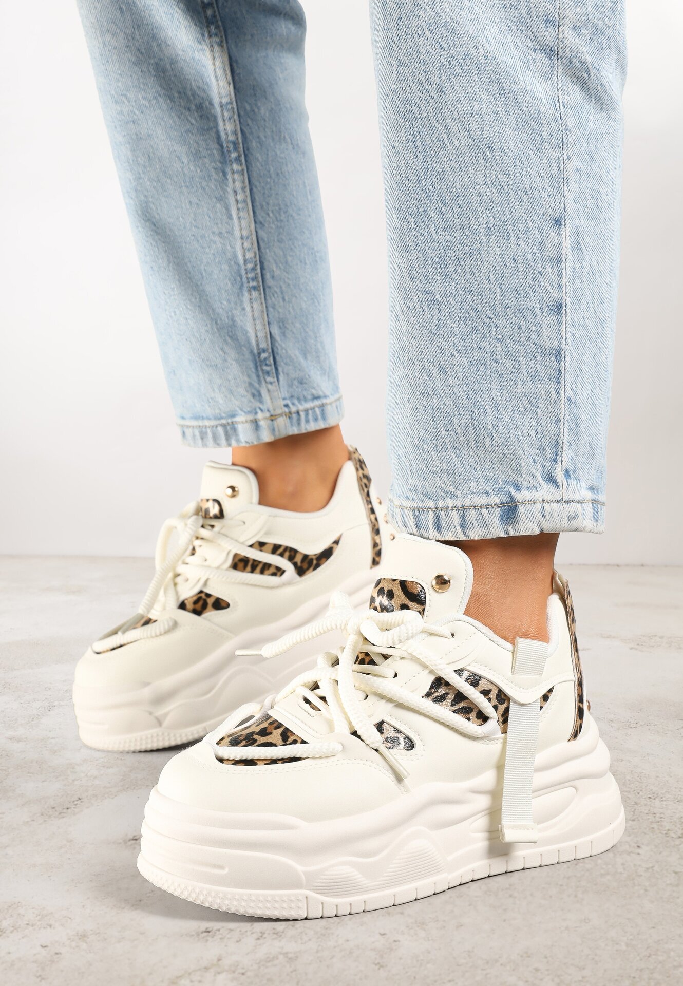 ideal Adidași streetwear bej-panteră pe platformă cu sclipici și aplicații Maivessa