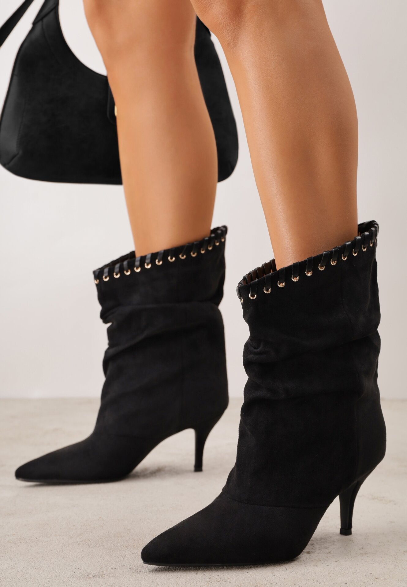 ideal Botine cu toc subțire din piele întoarsă ecologică cu carâmb fronsat și șnur decorativ Simia Negre