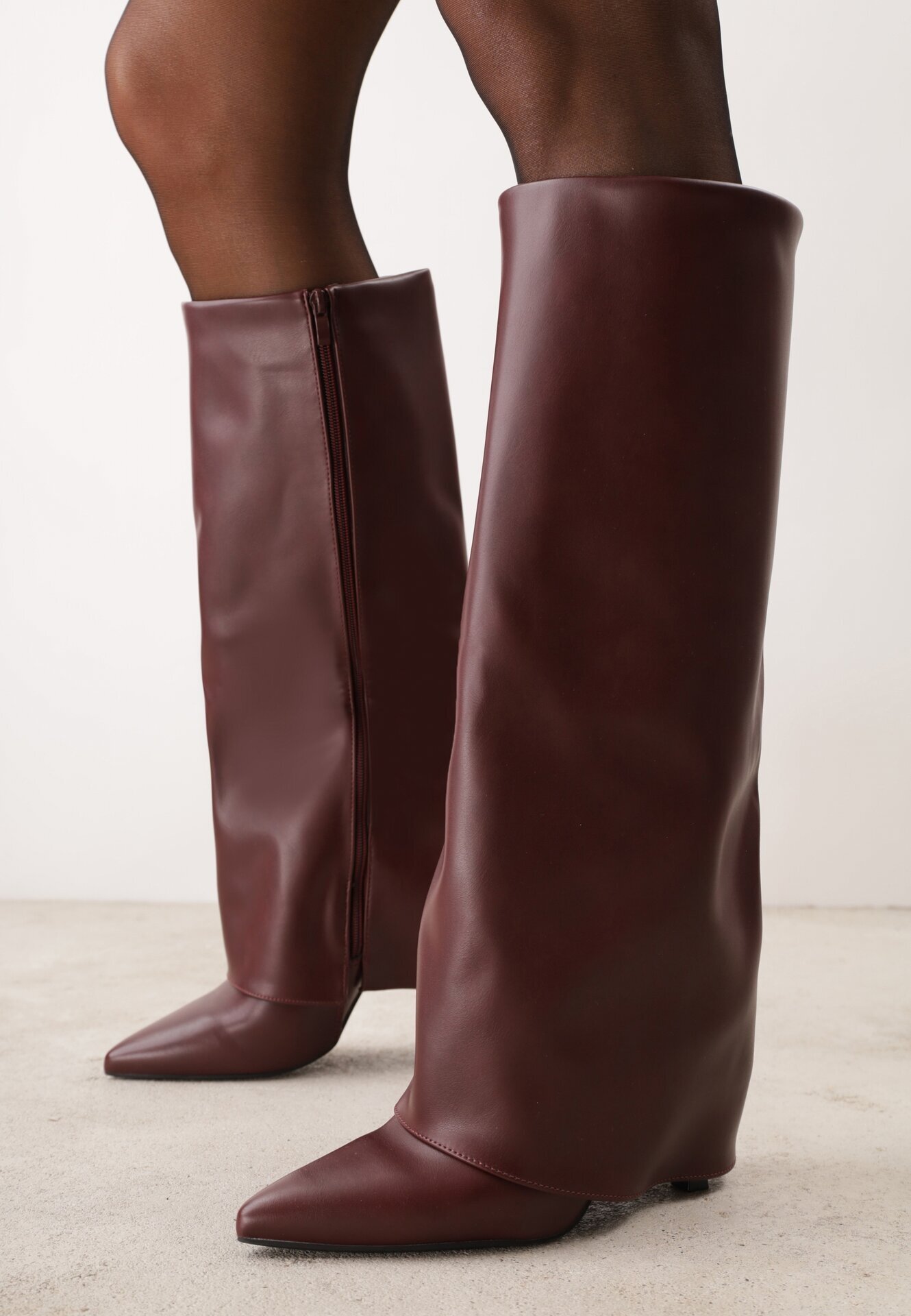 ideal Cizme elegante cu toc stiletto și gambă netedă care imită o crac de pantaloni Eilany Bordo