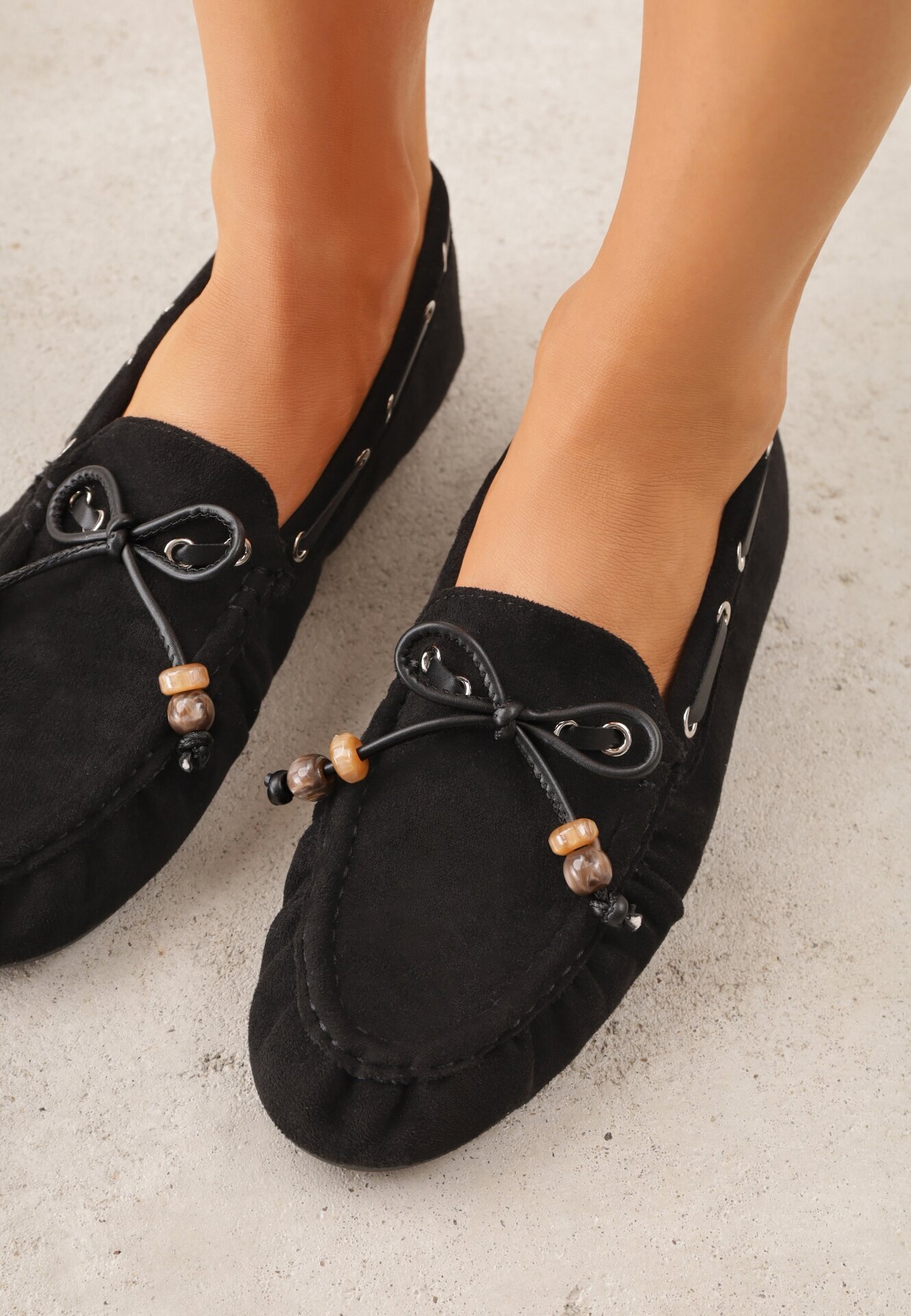 ideal Mocasini Negri cu Cusături Decorative cu Mărgele și Fundă Mountainthorne