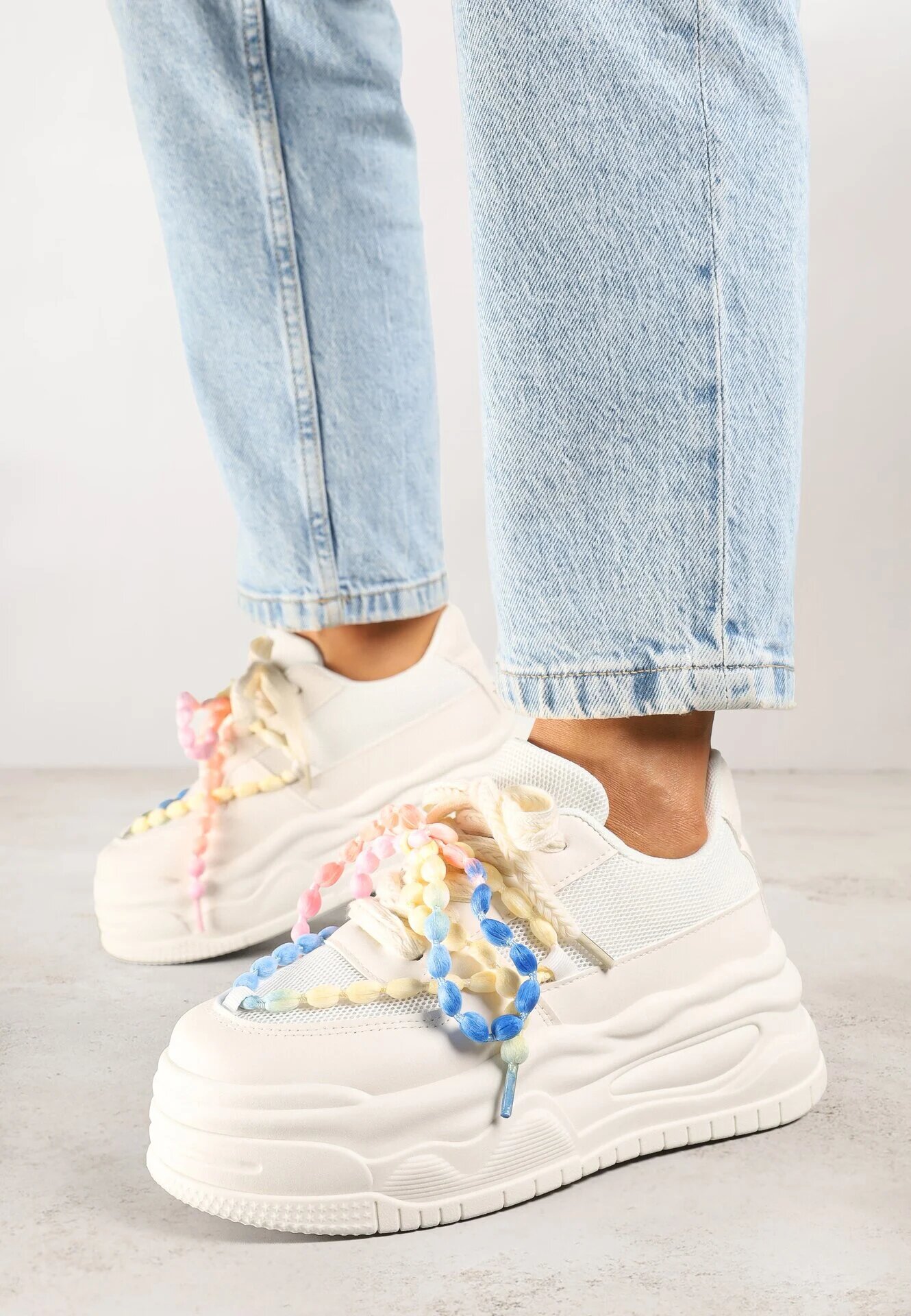 ideal Sneakers Bej pe Talpă Groasă Decorate cu Mărgele Amomera