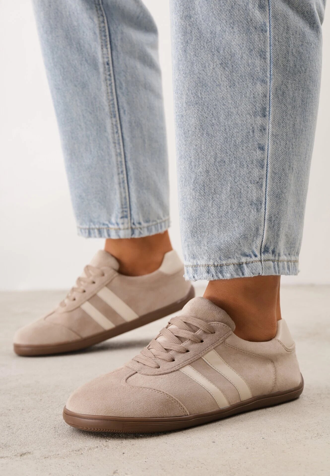 ideal Sneakers Casual tip barefoot din imitație de piele întoarsă Makka Bej închis