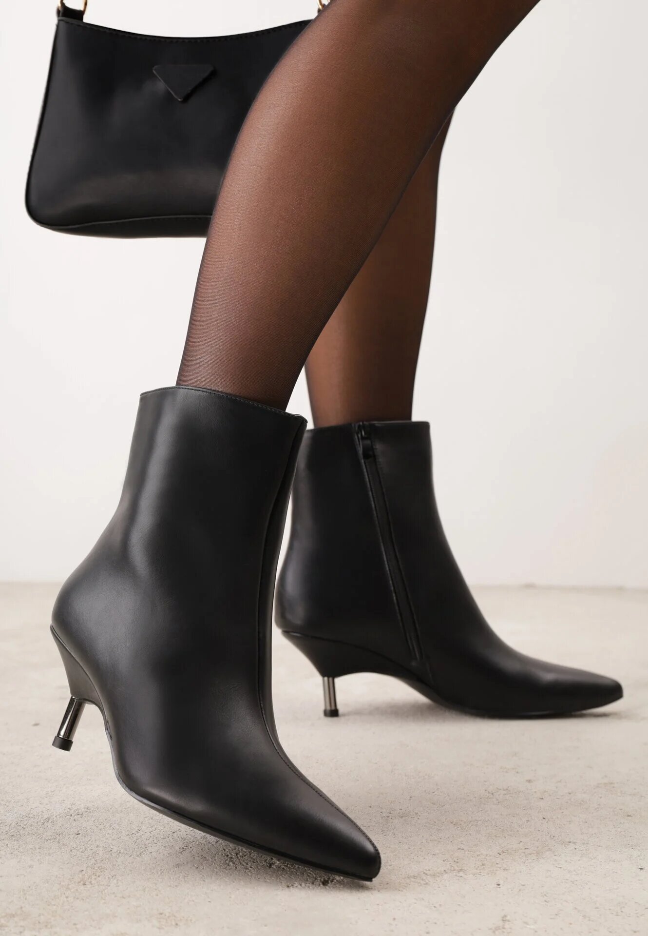 inia Botine Negre