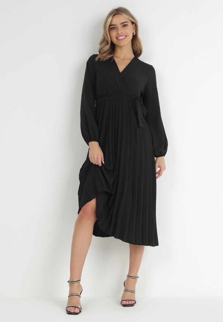 j studio Rochie Neagră Mesyre