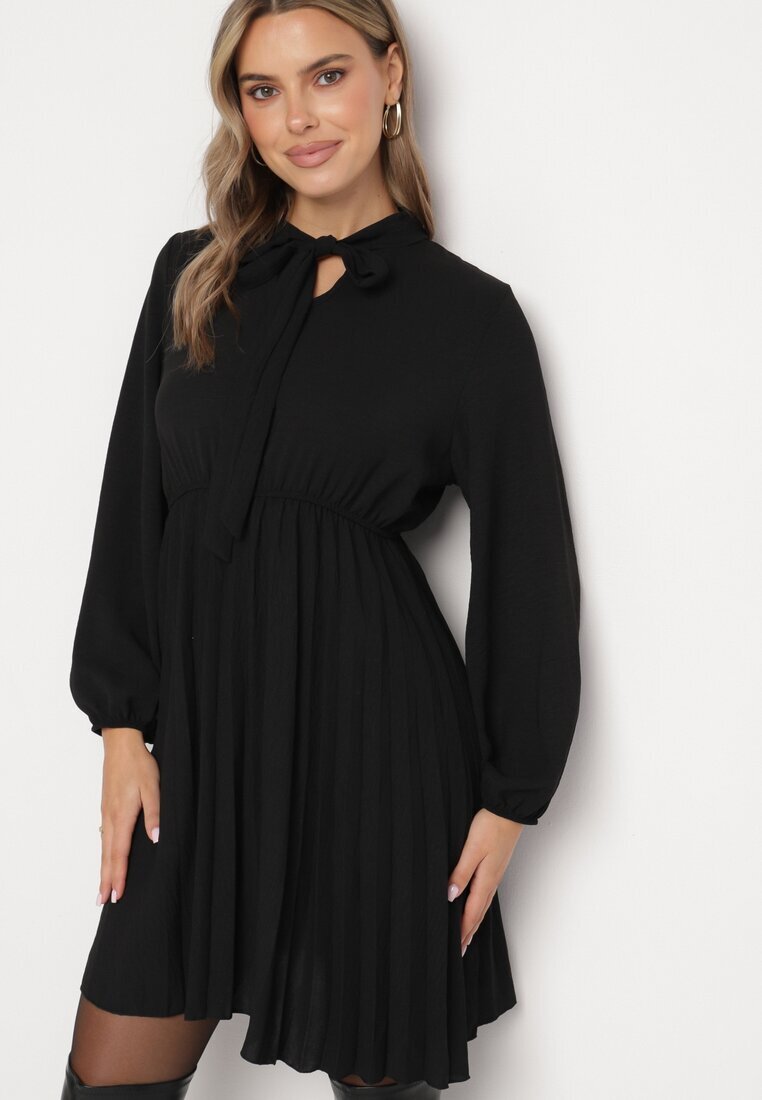 j studio Rochie Neagră Plisată cu Legătură Decorativă și Elastic în Talie Melondria