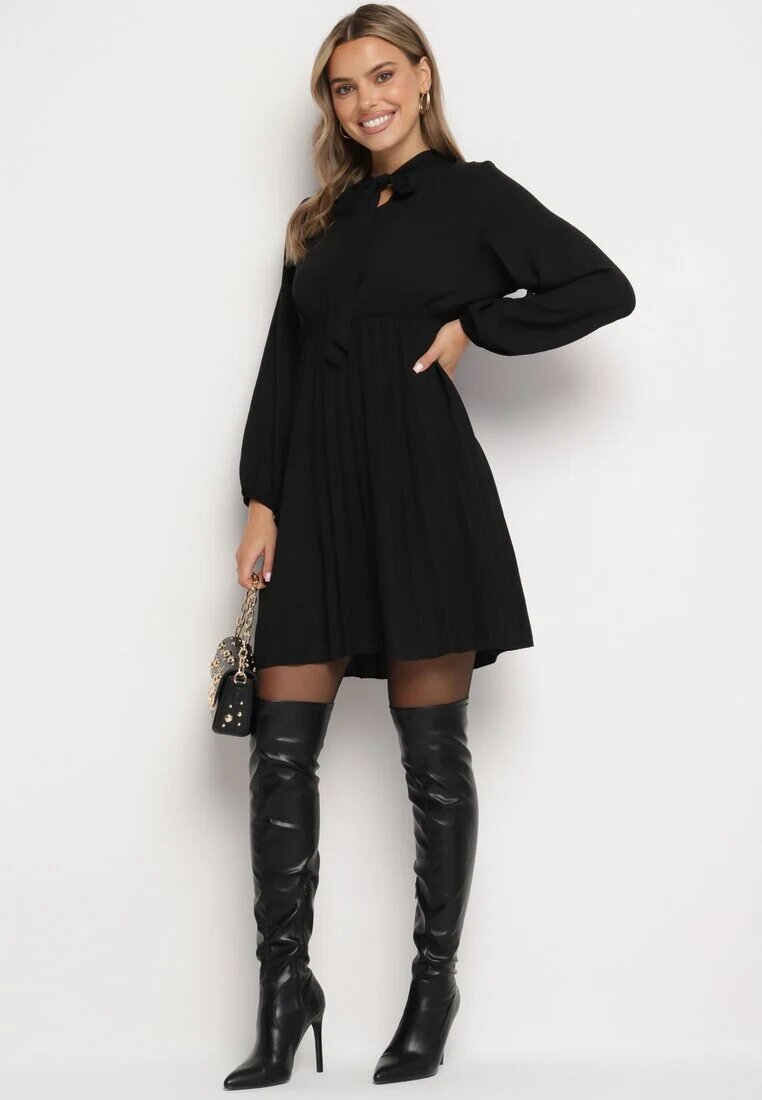 j studio Rochie Neagră Plisată cu Legătură Decorativă și Elastic în Talie Melondria