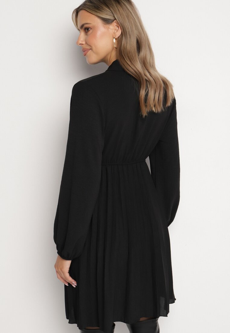 j studio Rochie Neagră Plisată cu Legătură Decorativă și Elastic în Talie Melondria