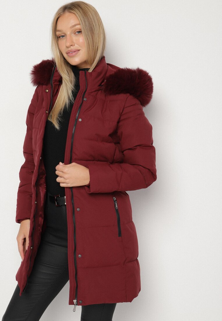 j.style Jachetă Bordeaux de iarnă matlasată și cu glugă cu blană Gisatte
