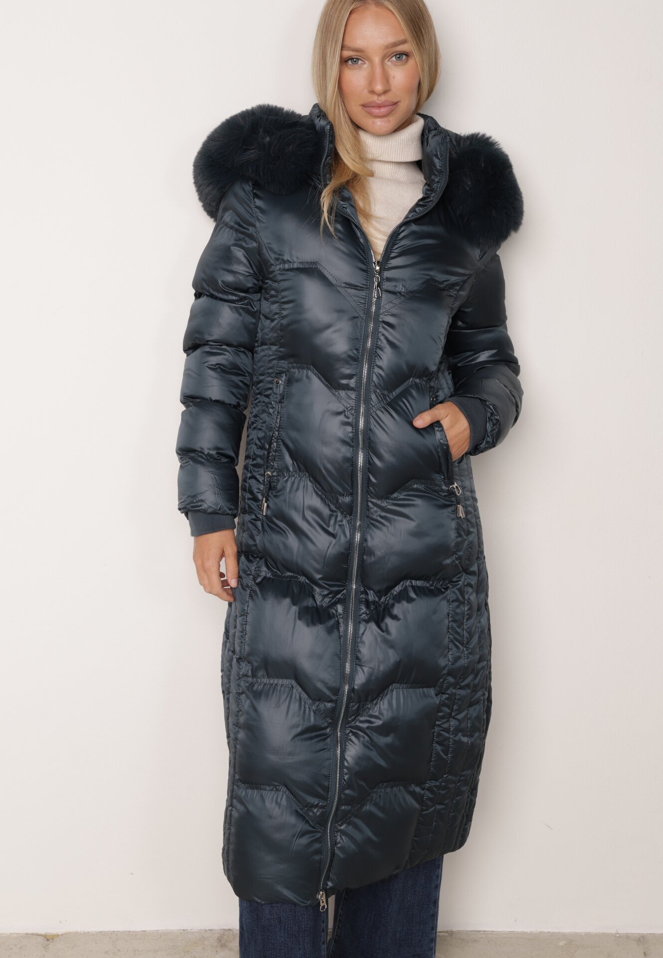 j.style Palton Maxi Matlasat Verde închis cu încrețituri decorative și blană Estenous
