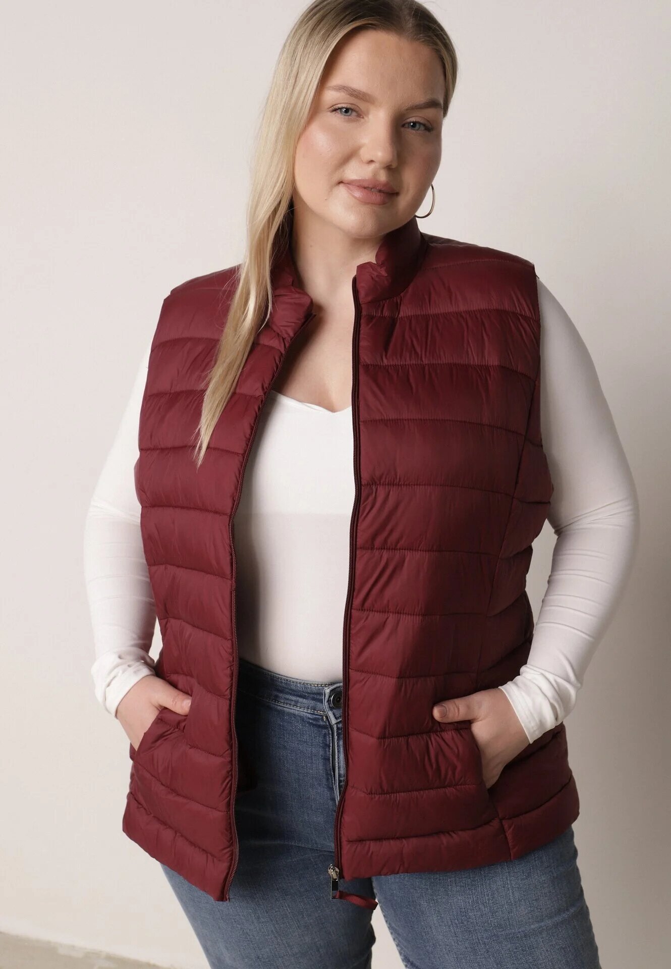 j.style Vestă Bordou Matlasată de tranziție cu guler înalt Edanwen