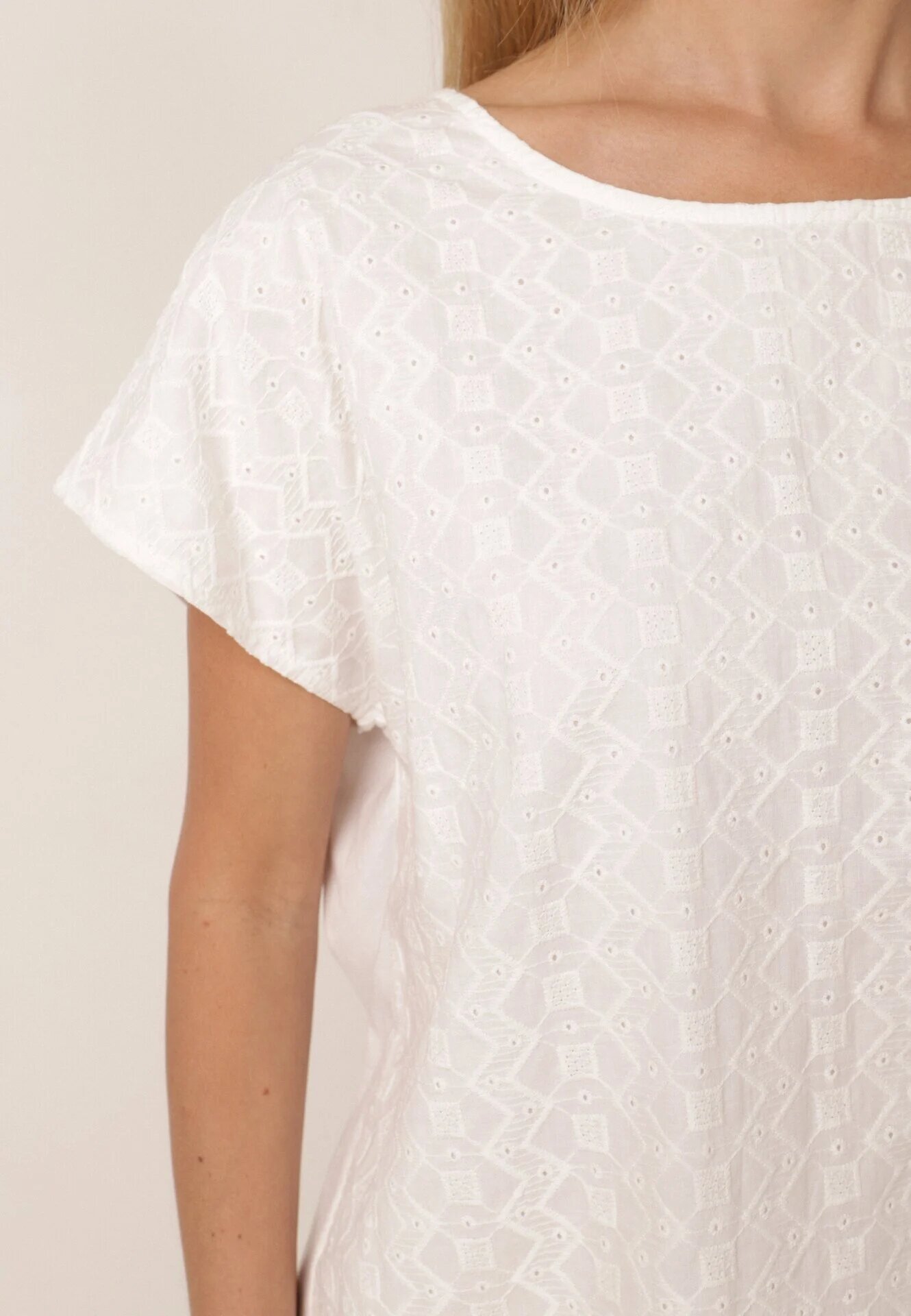 j&x Bluză din Bumbac cu Croi Oversize Decorată cu Broderie Adriatea Albă