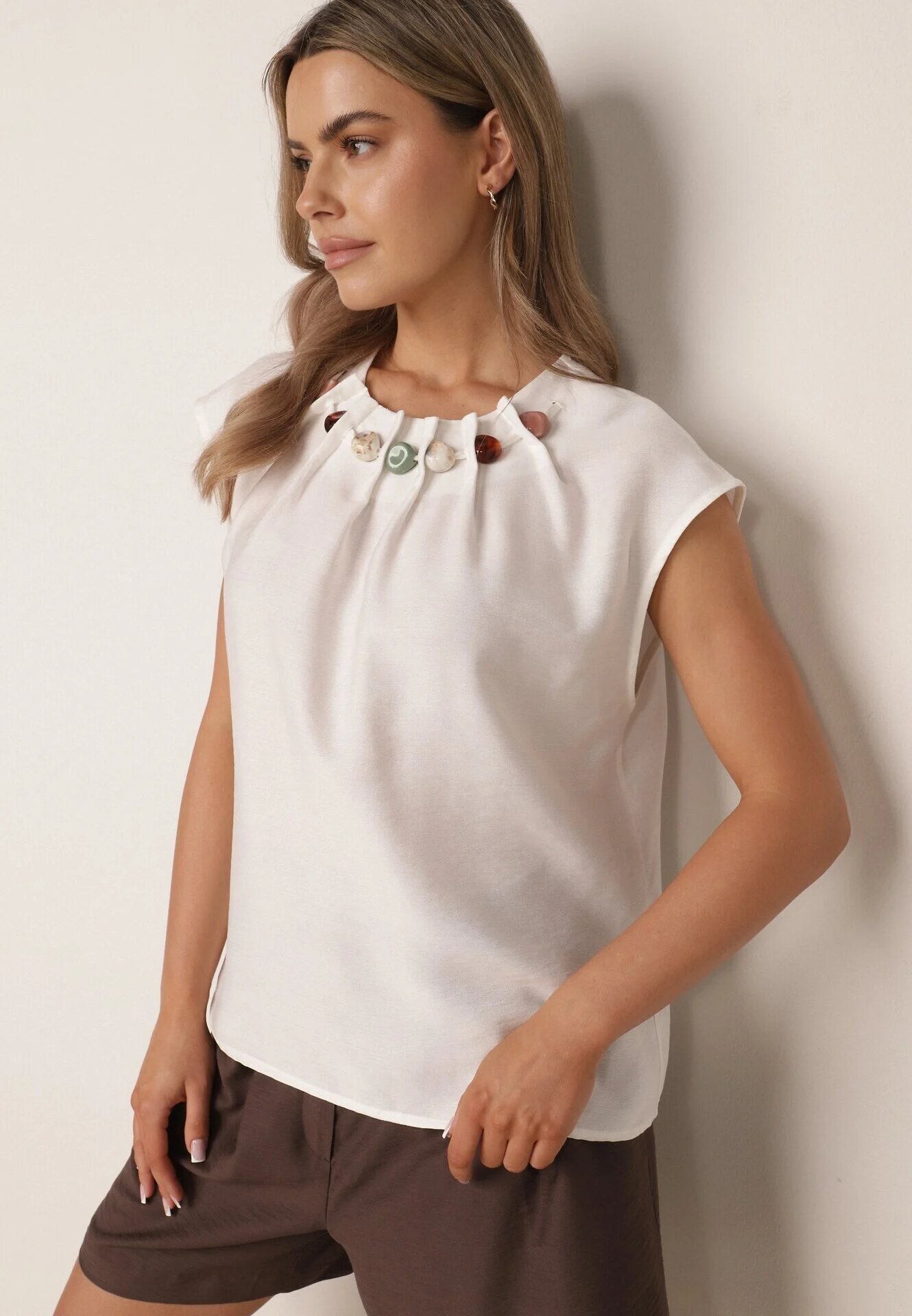 j&x Bluză din viscoză în stil boho cu aplicație din imitație de pietre Rosunte Albă