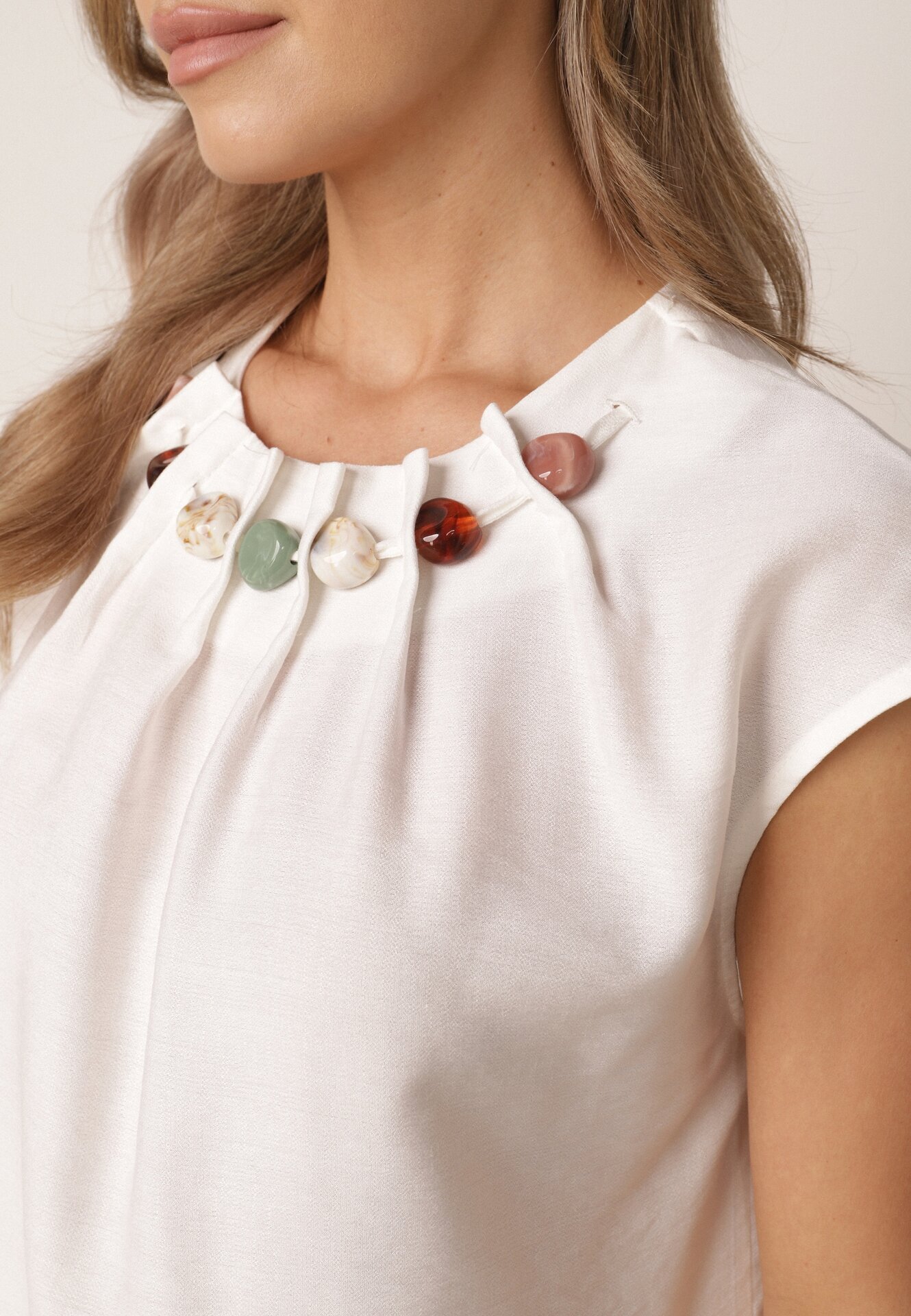 j&x Bluză din viscoză în stil boho cu aplicație din imitație de pietre Rosunte Albă