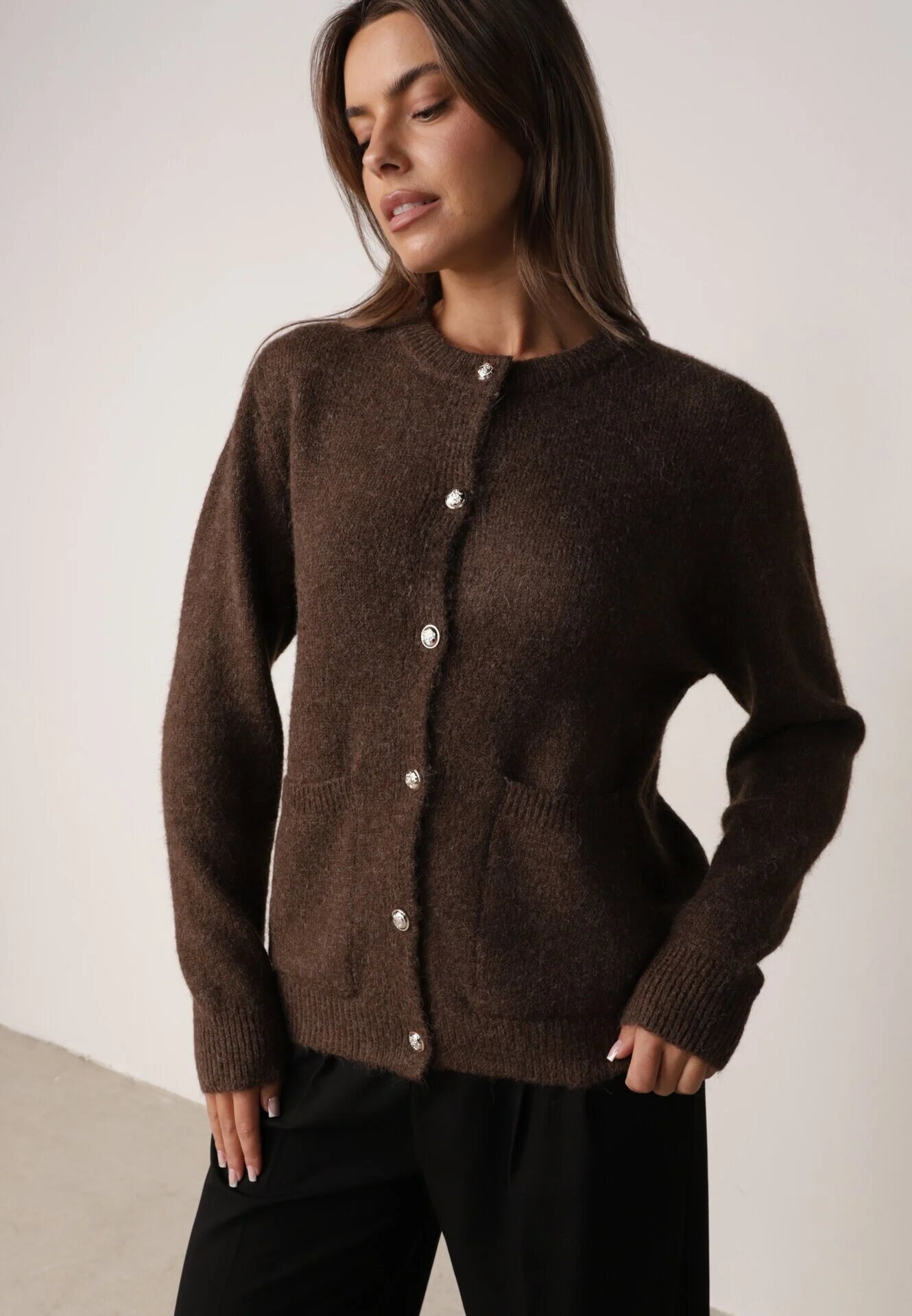 j&x Cardigan cu lână și bumbac cu nasturi și buzunare elegante Orlandia Maro